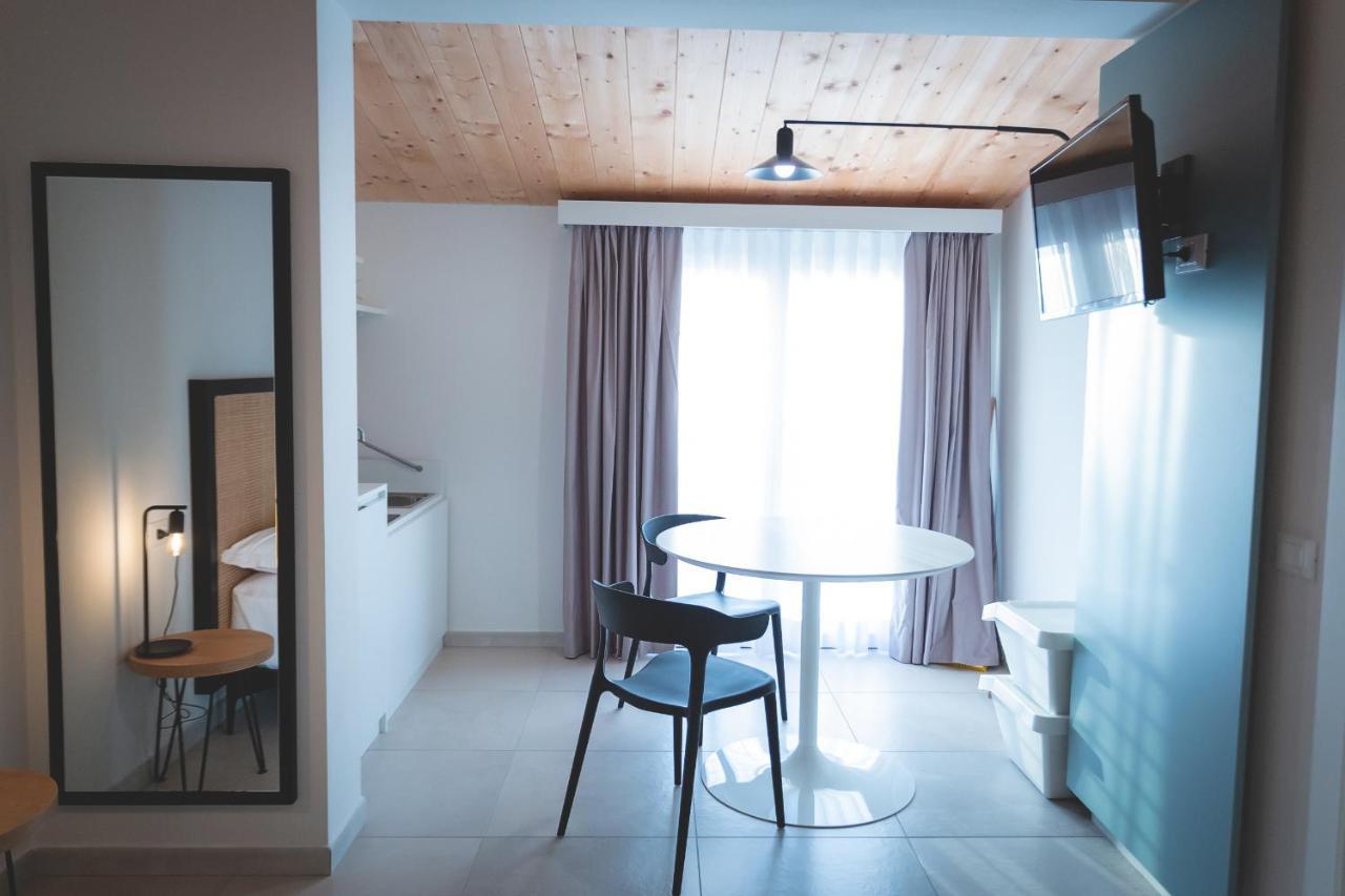 Via Siena 4 - Suites & Rooms 마리나디세시나 외부 사진