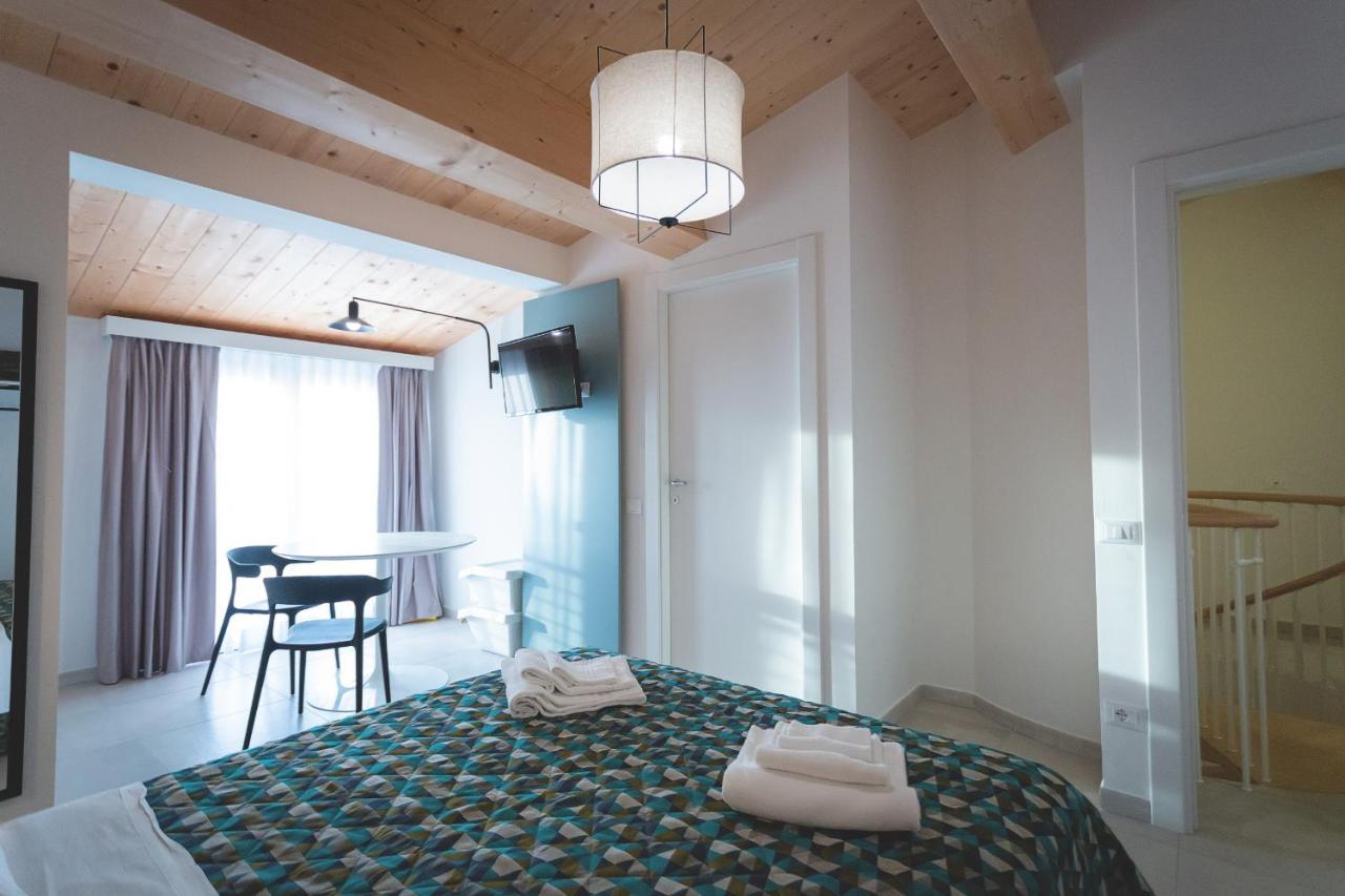 Via Siena 4 - Suites & Rooms 마리나디세시나 외부 사진