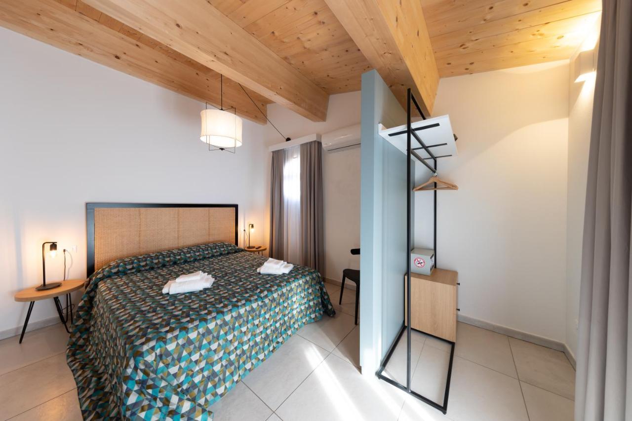 Via Siena 4 - Suites & Rooms 마리나디세시나 외부 사진